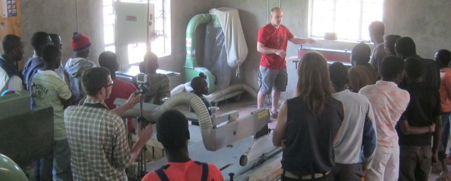 Münsingen - Eine Schreinerwerkstatt für Kenia