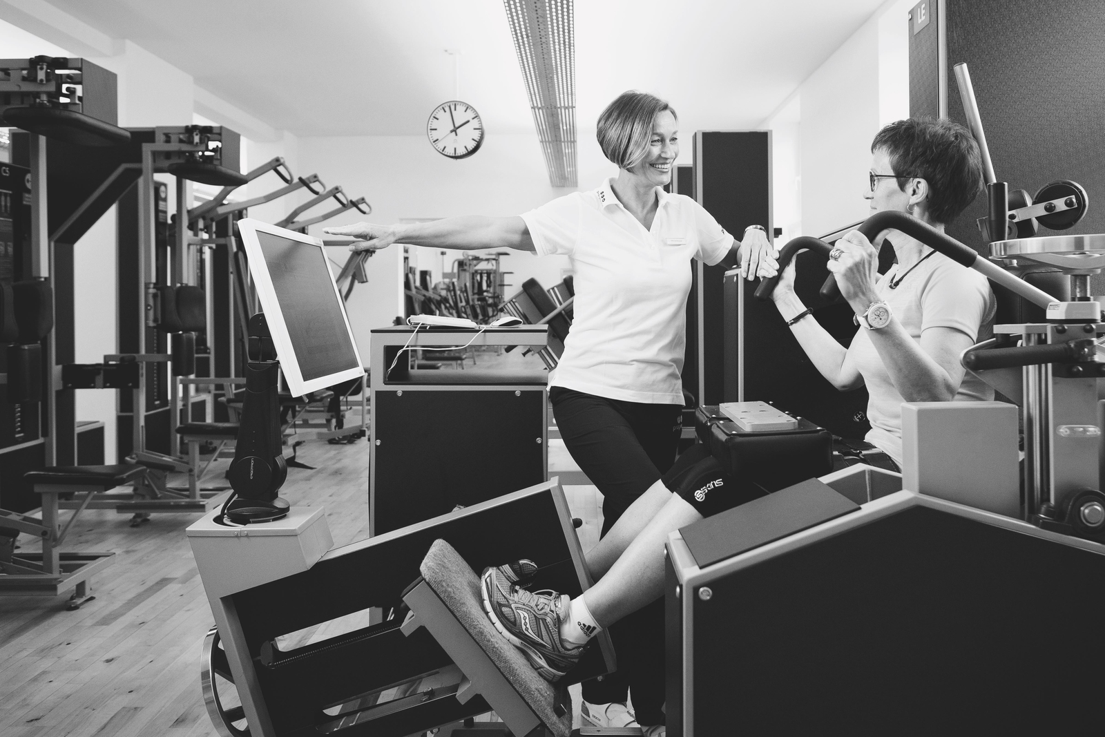2022, titelthema, Silke Dombrowski (links, RC Jena-Ernst Abbe), Inhaberin Progesund Fitnessstudio