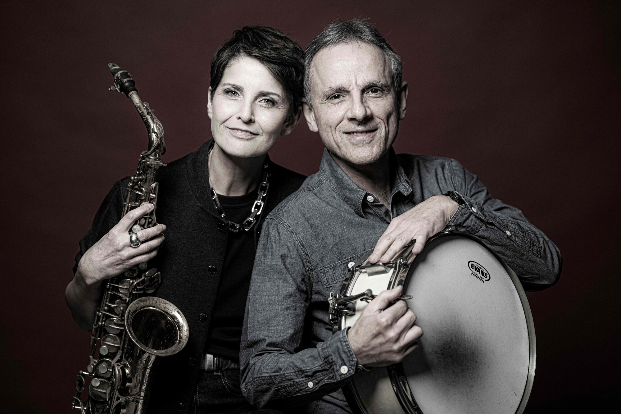 Karolina Strassmeyer und Drori Mondlak, die gemeinsam mit dem Pianisten Rainer Böhm und dem Bassisten John Goldsby als Quartett Klaro! musizieren