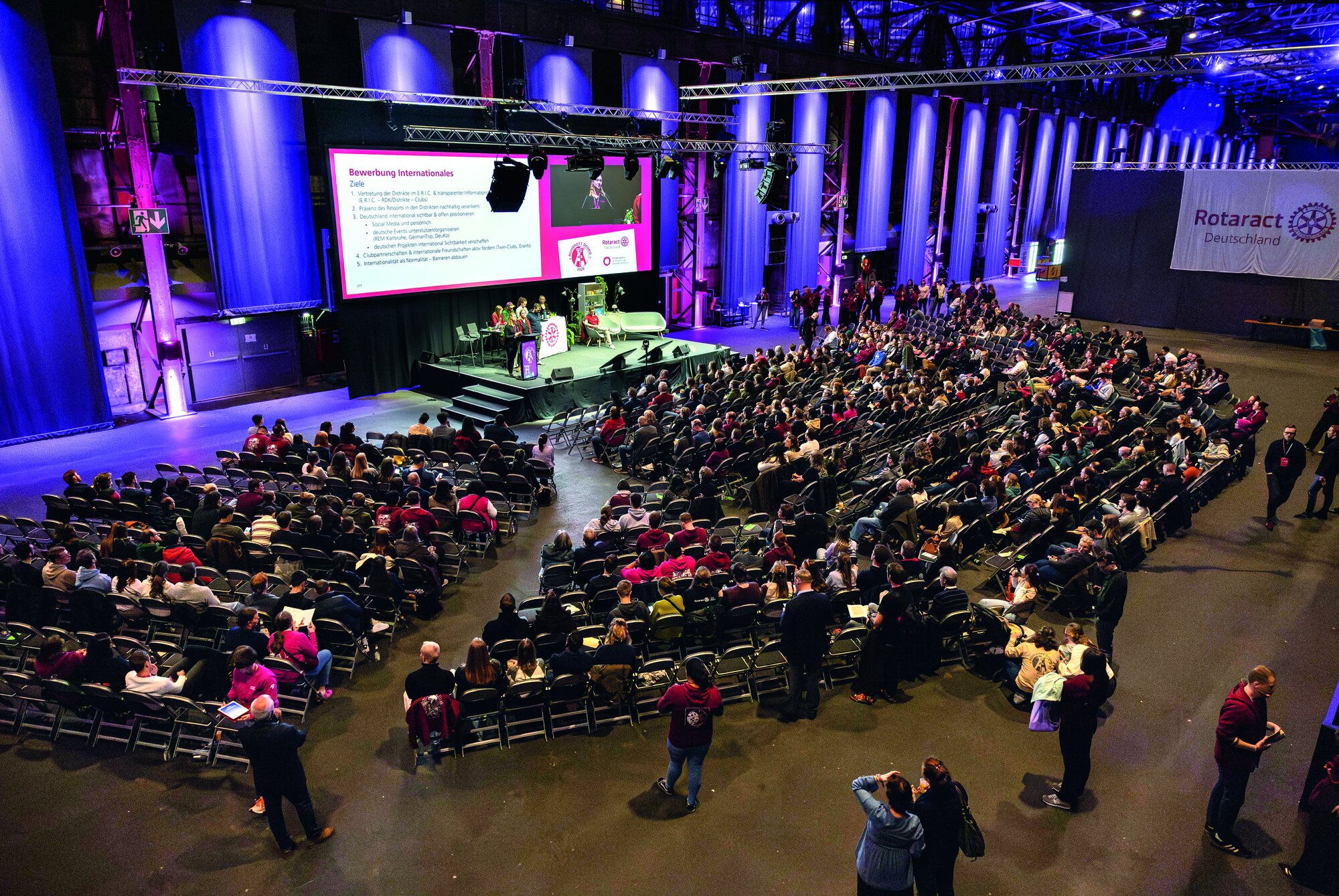 Volles Haus im Plenum der Deuko 2026