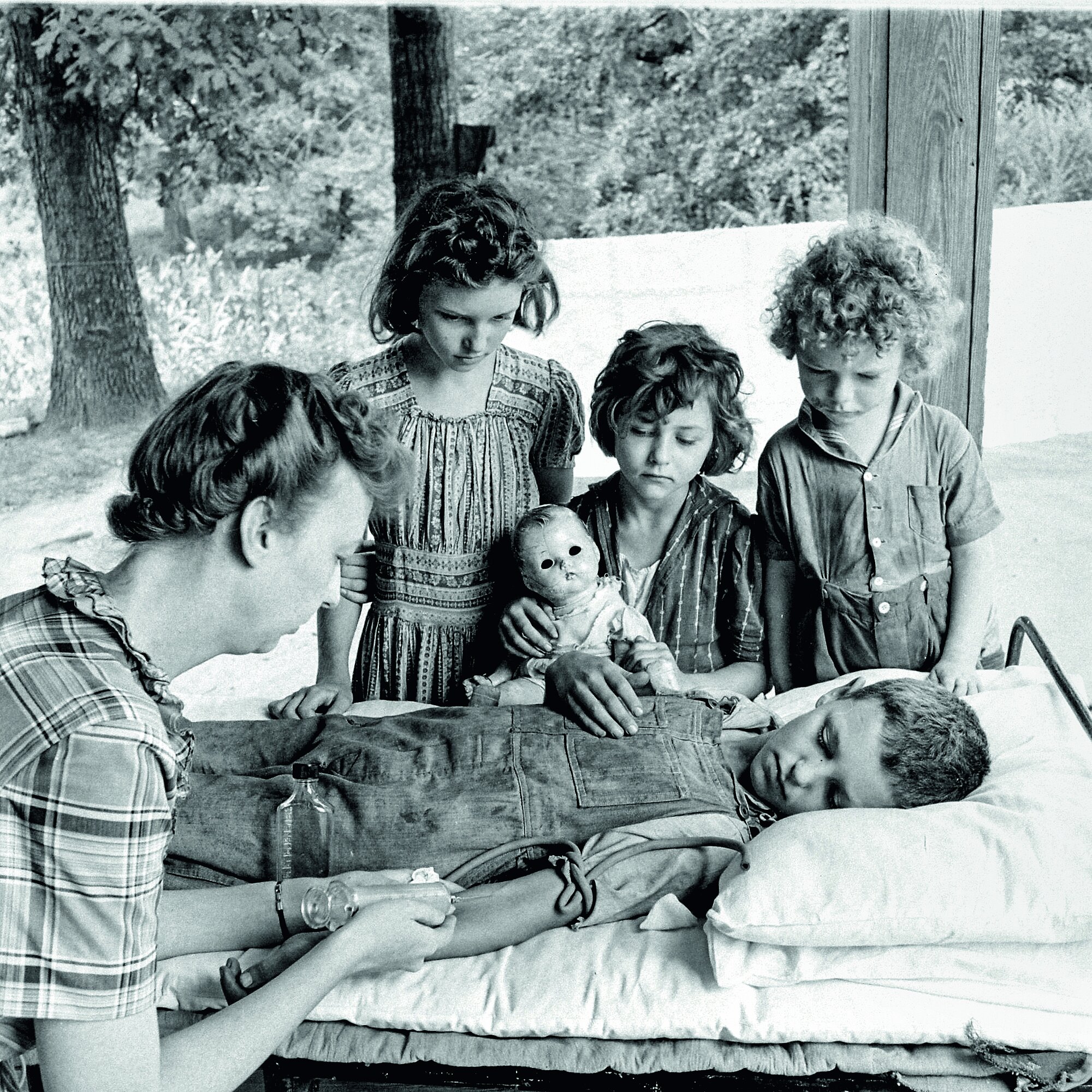 Horstmann entnimmt im Polio-Krankenhaus in Hickory/North Carolina eine Blutprobe Horstmann entnimmt im Polio-Krankenhaus in Hickory/North Carolina eine Blutprobe