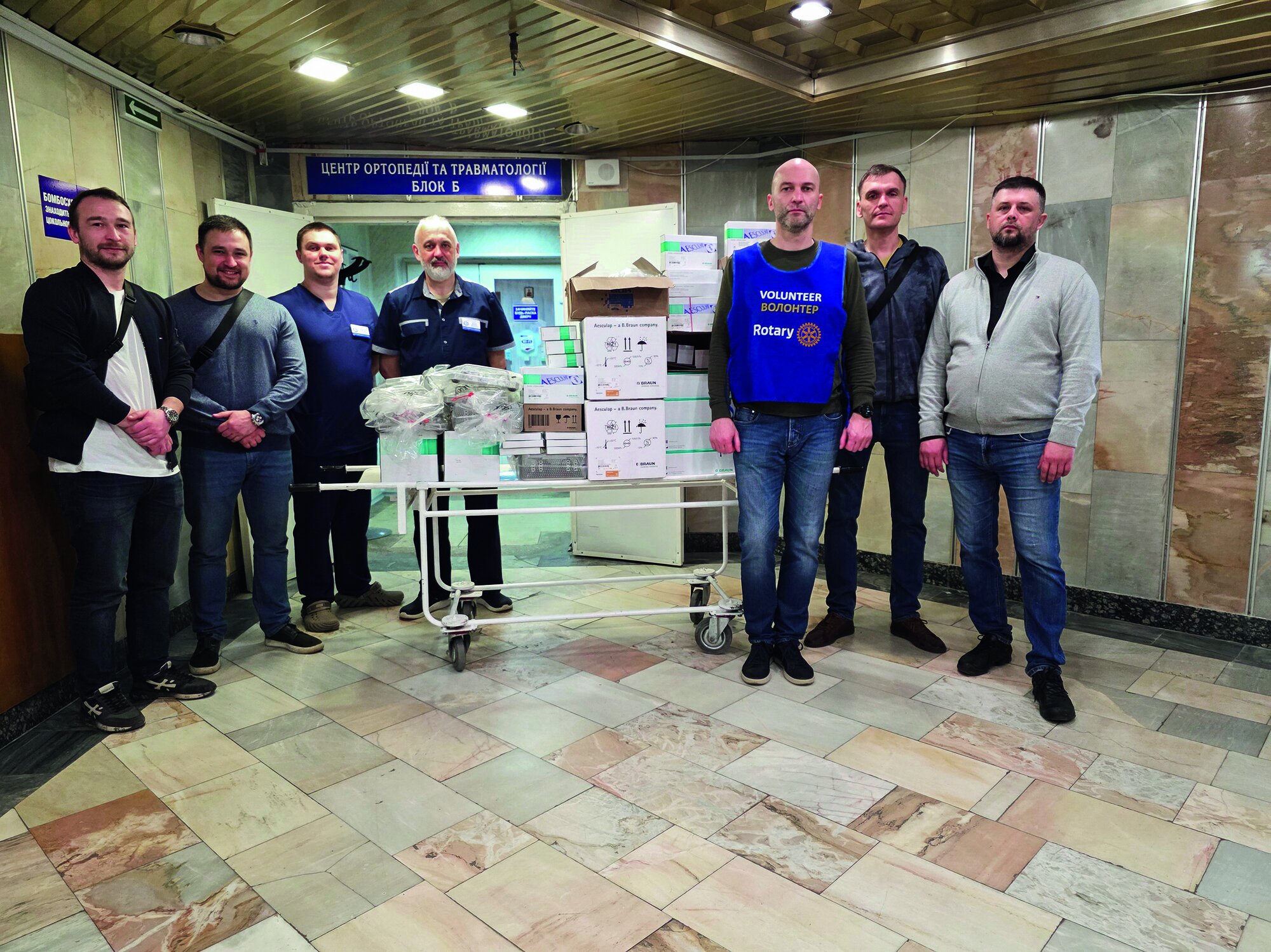 Übergabe des OP-Instrumentariums an die Trauma-Großklinik in Dnipro