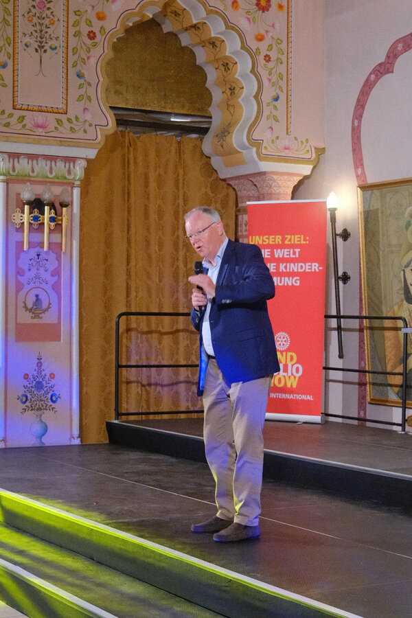 Ex-MP Stephan Weil auf der Distriktkonferenz in Hannover (D1930)