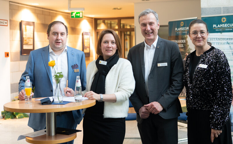 Die Clubpräsidenten Jan-Eric Spitzer (RC Kassel-Wilhelmshöhe, Christina Grebe (RC Kaufungen-Lossetal), Frank Lehmann (RC Kassel), Ariane Jaeckel (RC Baunatal) – von links