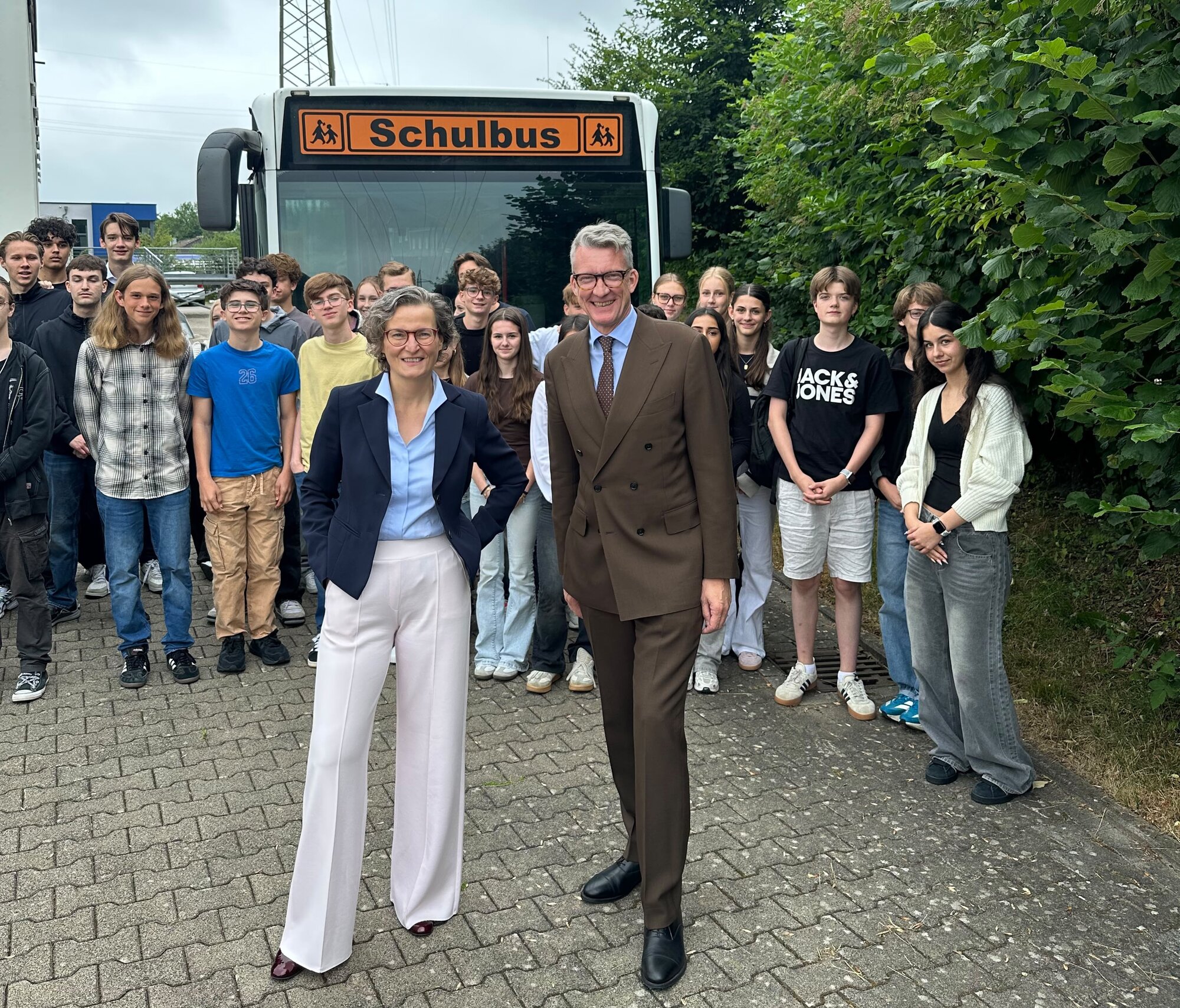 Das Projekt war auch für NRW-Ministerin Ina Scharrenbach und Remscheids Oberbürgermeister Sven Wolf von Interesse