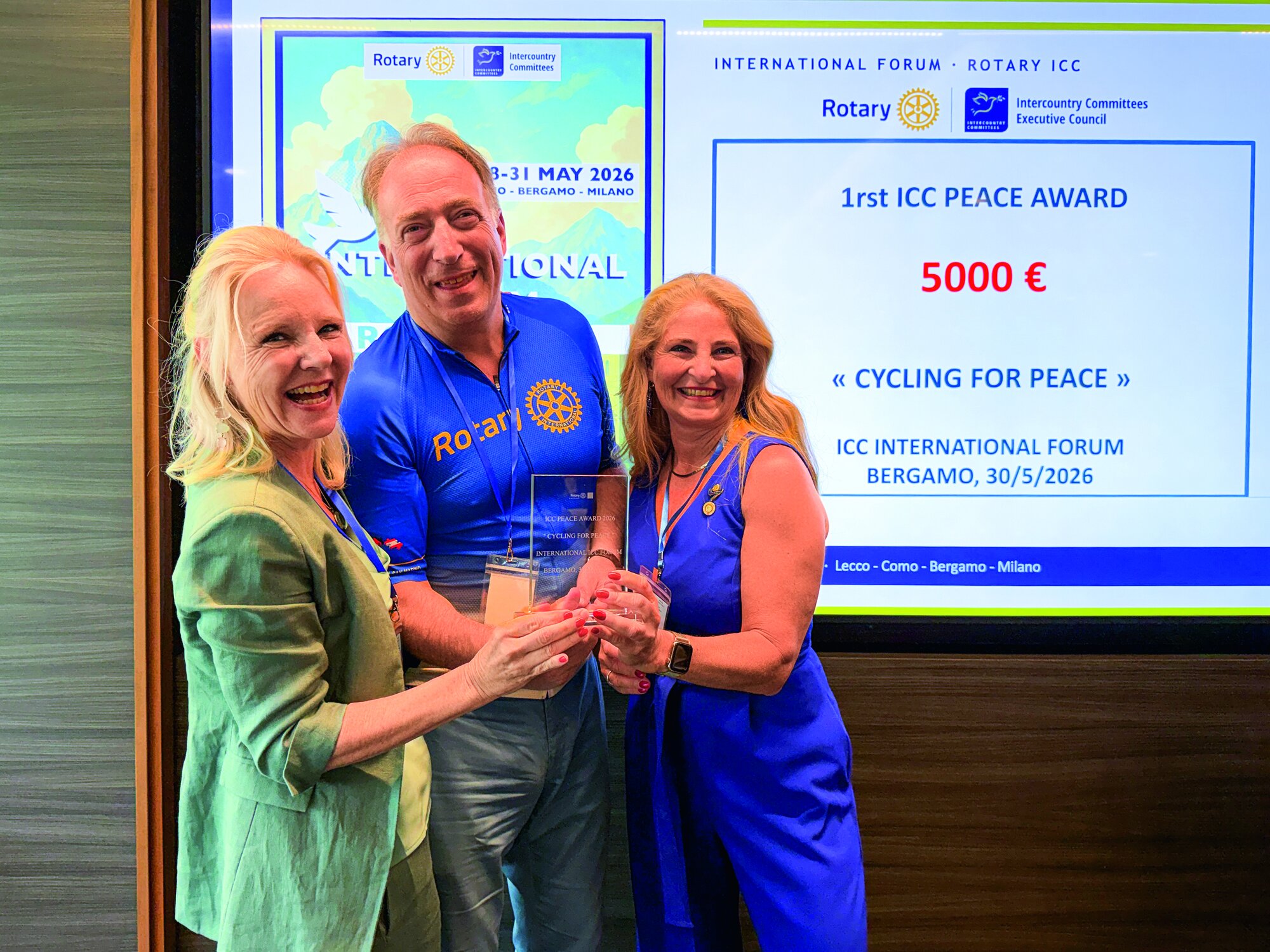 Von links:Birgit Grupp-Fischer (D1842, Chair ICC Deutschland),Gunther Gröss (ICC Rep. D1910) und Gerti Gruber (D1920, Chair ICC Austria) Von links:Birgit Grupp-Fischer (D1842, Chair ICC Deutschland),Gunther Gröss (ICC Rep. D1910) und Gerti Gruber (D1920, Chair ICC Austria)