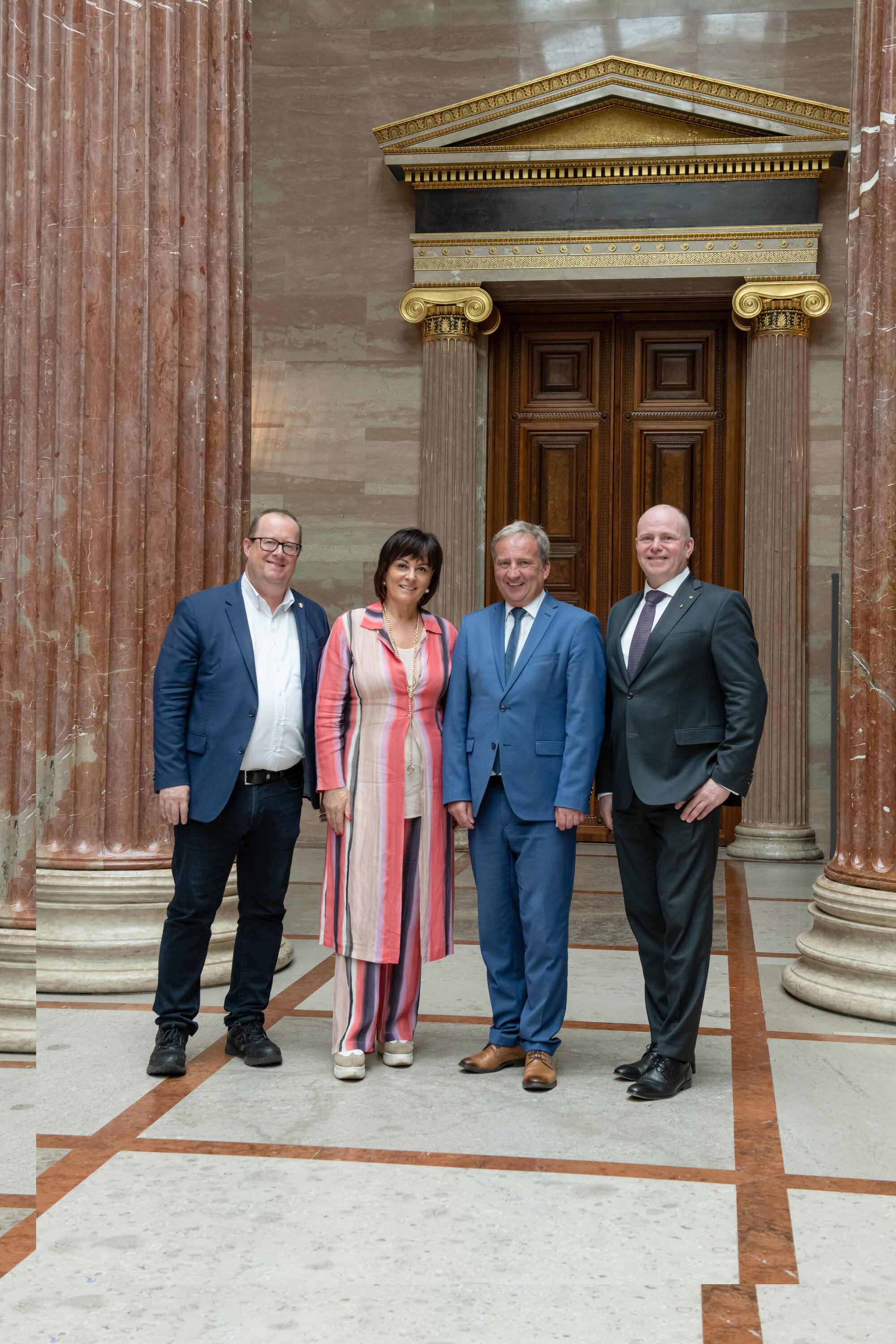 Rotary im Parlament: Hubert Fuchs, Petra Oberrauner, Michael Hammer und Markus Hofer (von Links)