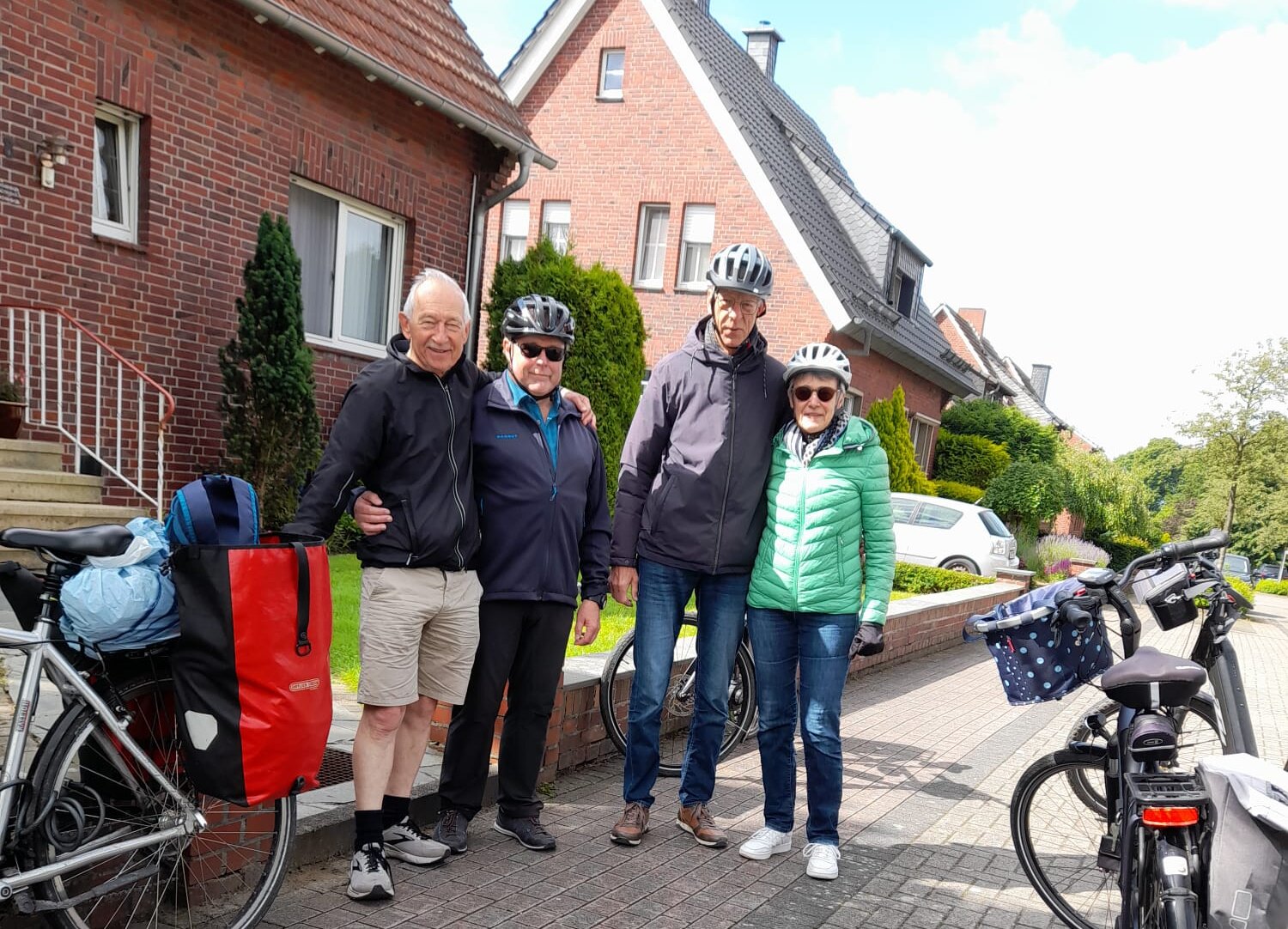 „Radtour für Buffalo Bikes? – Da fahren wir ein paar Stunden mit...” Freunde unterstützten Rainer Jaensch