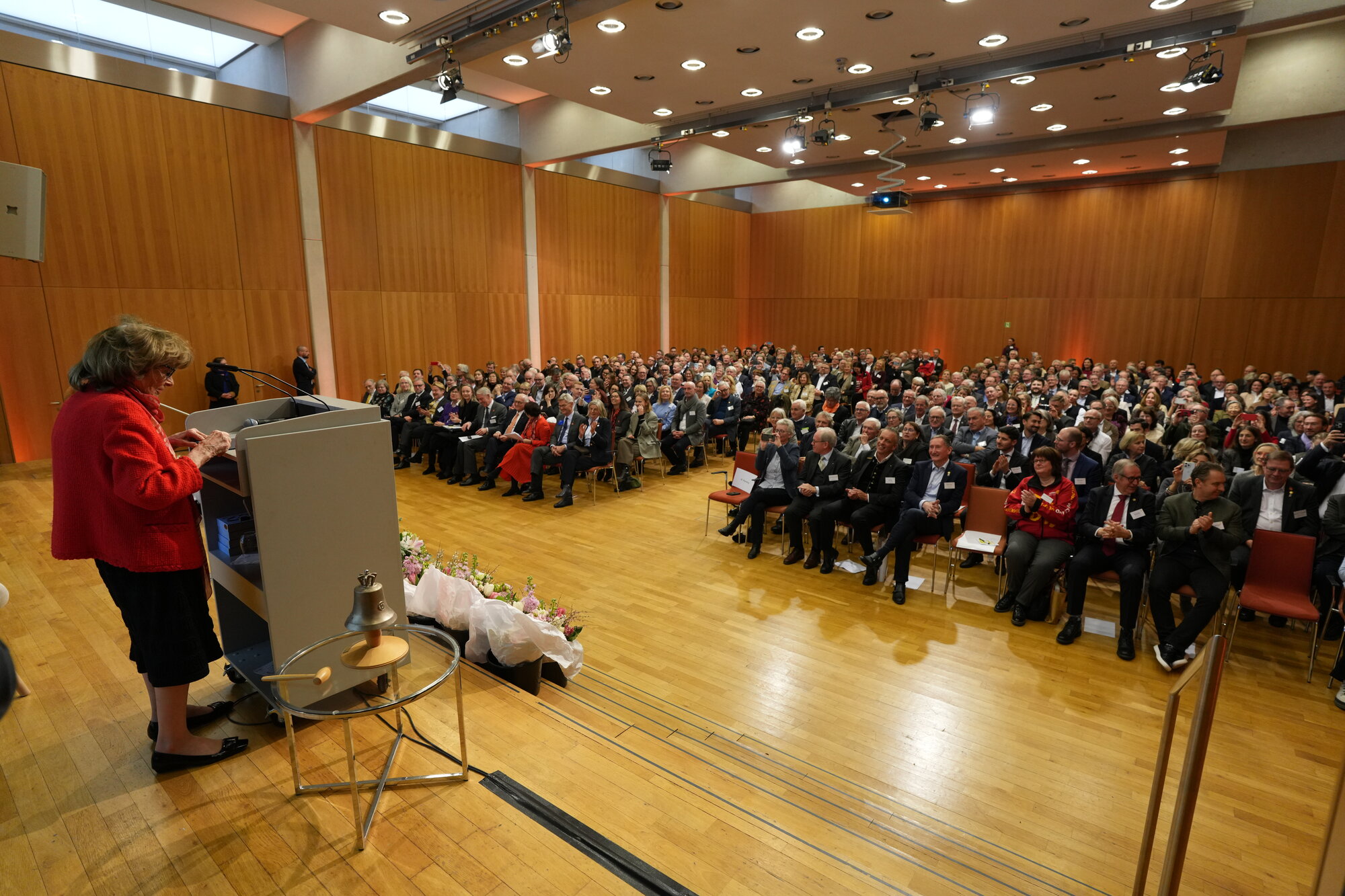 Vollbesetzer Saal: Mehr als 400 Gäste hörten Charlotte Knobloch, Präsidentin der Israelitiischen Kultusgemeinde München und Oberbayern, zu. Vollbesetzer Saal: Mehr als 400 Gäste hörten Charlotte Knobloch, Präsidentin der Israelitiischen Kultusgemeinde München und Oberbayern, zu.