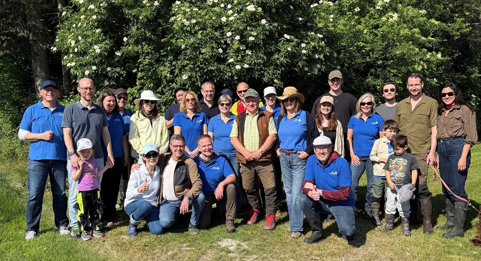 Mitglieder des Rotary Club Bad Krozingen bei der Baumpflanzaktion am 9. Mai 2026