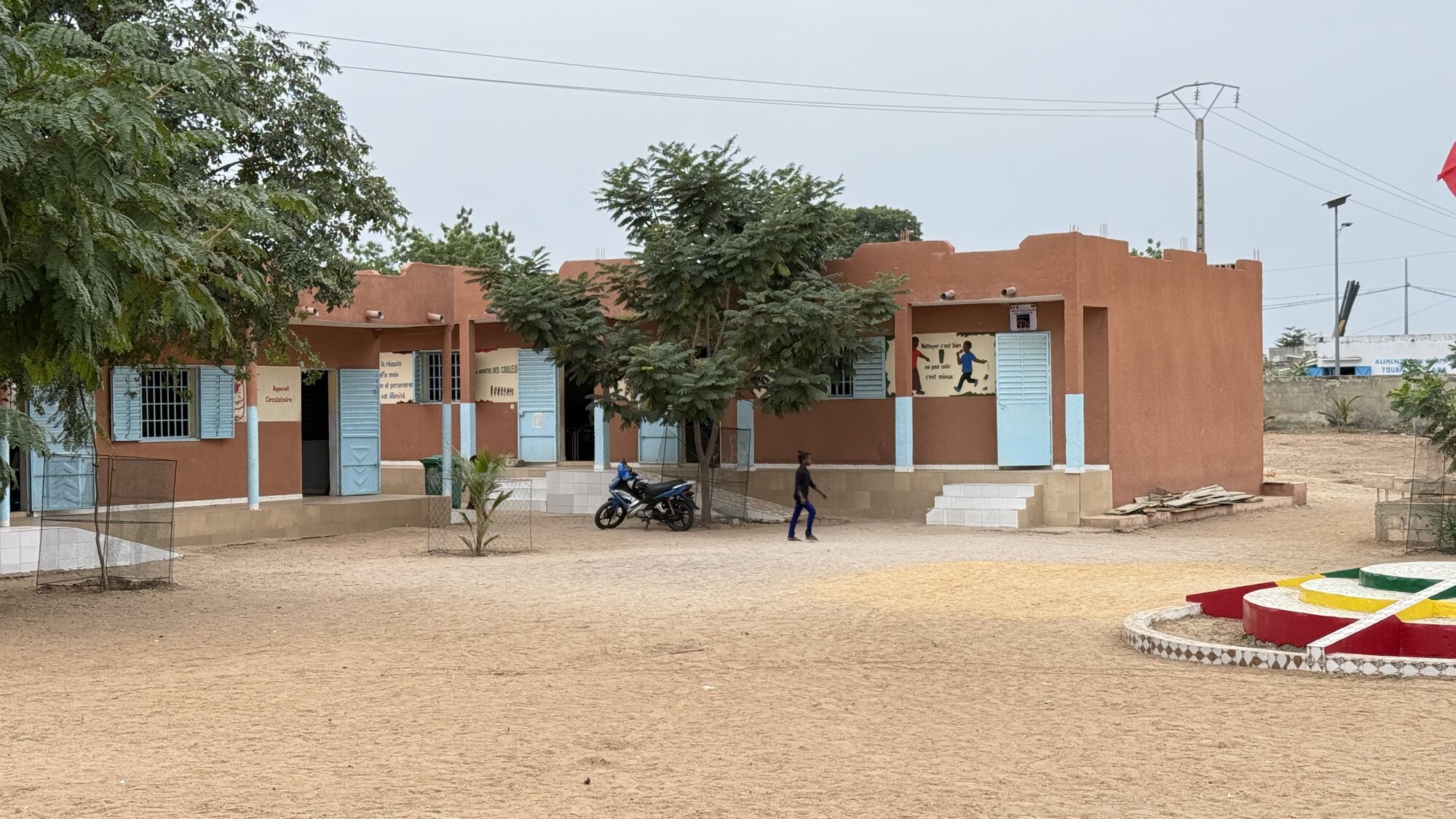 Das Schulgelände im Senegal