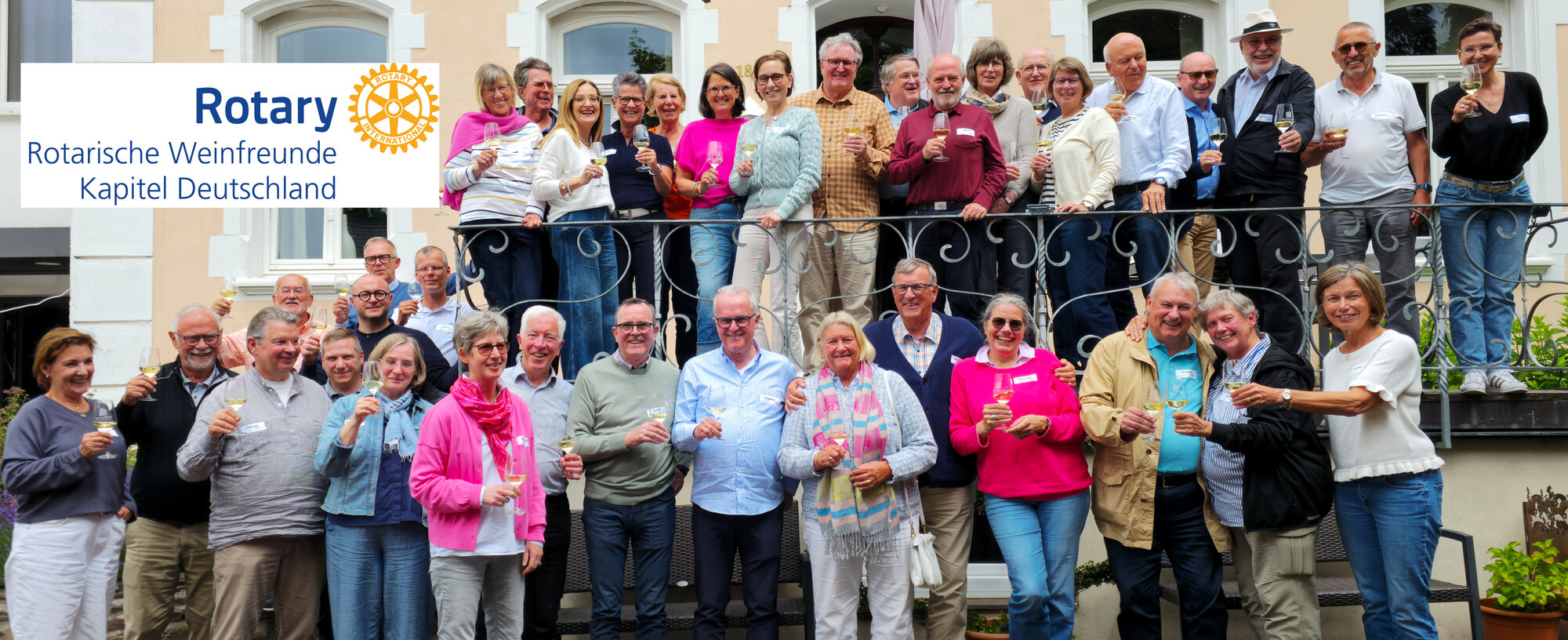 Unterwegs an der Mosel: die rotarischen Weinfreunde aus Deutschland Unterwegs an der Mosel: die rotarischen Weinfreunde aus Deutschland