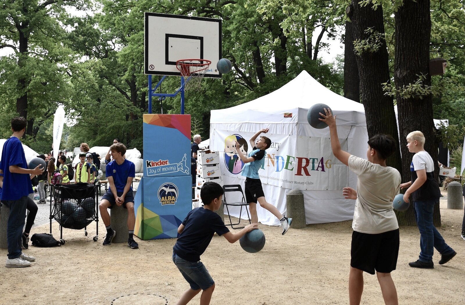 2023, kindertag im zoo, berlin, d1940, spiel, sport