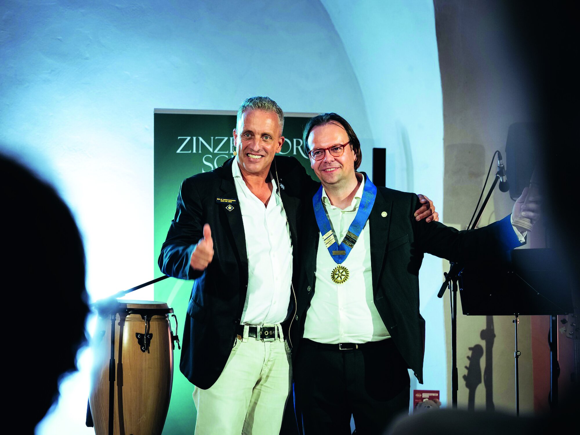 Governor Daniel Neuer mit Nachfolger Sven Rössel (r.)