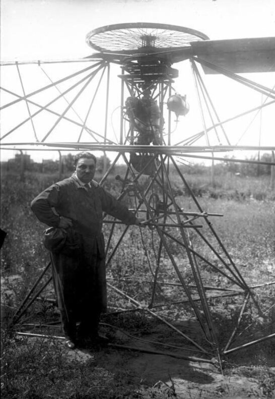 Engelbert Zaschka mit Rotationsflugzeug