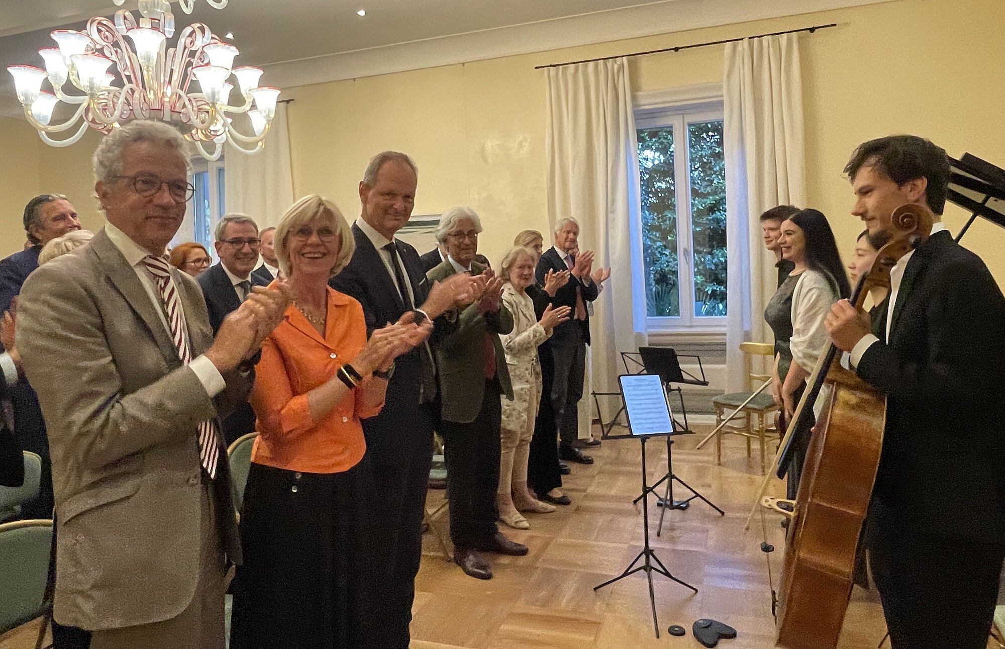 Die Musikerinnen und Musikern des Abends: Sängerin Michela Varvaro, Geiger Jeremias Pestalozzi, Pianistin Misora Ozaki und Cellist Bárna Karoly Die Musikerinnen und Musikern des Abends: Sängerin Michela Varvaro, Geiger Jeremias Pestalozzi, Pianistin Misora Ozaki und Cellist Bárna Karoly