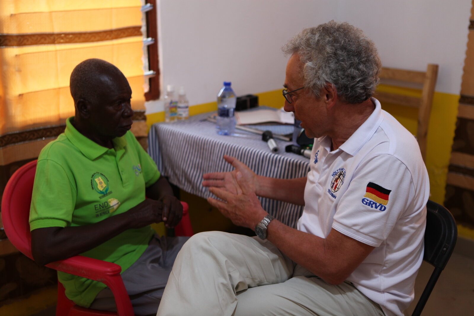 Otto Dollinger, Patientengespräch, GRVD, 2023, Ghana