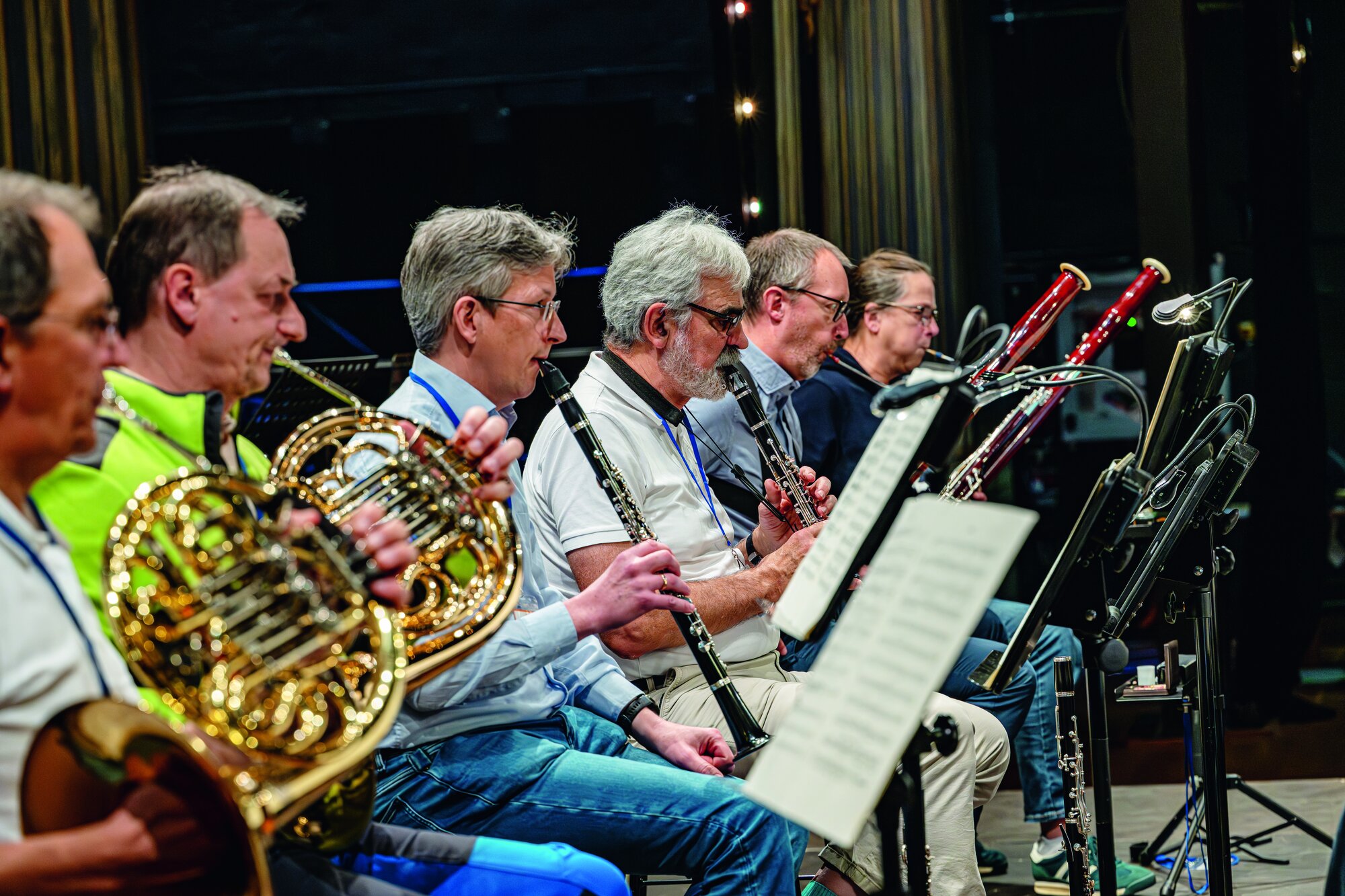 Wer Mitglied werden oder das Orchester einladen möchte: 