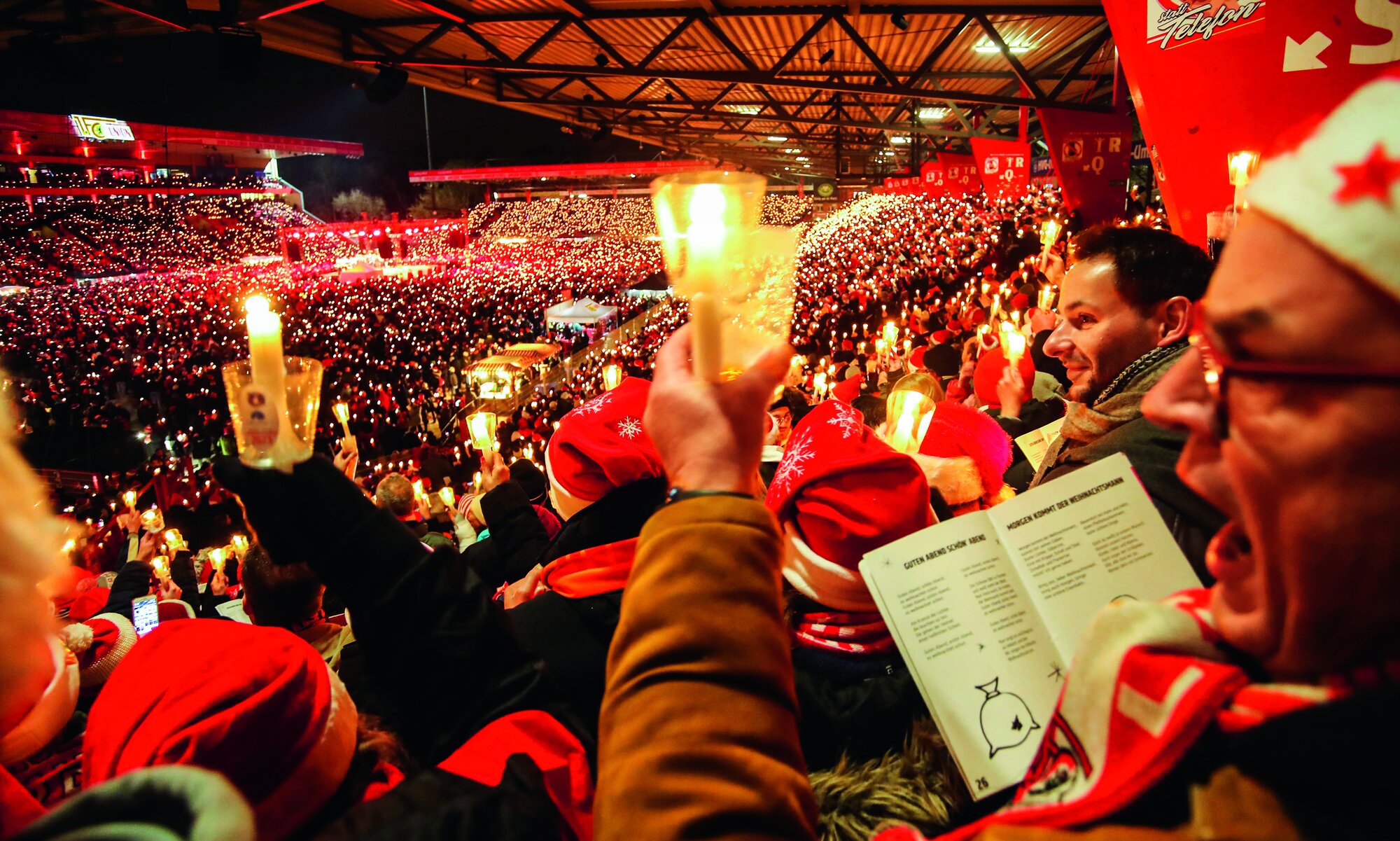 1. FC Union Berlin: Alle Jahre wieder volles Haus beim Weihnachtssingen im Stadion An der Alten Försterei 1. FC Union Berlin: Alle Jahre wieder volles Haus beim Weihnachtssingen im Stadion An der Alten Försterei