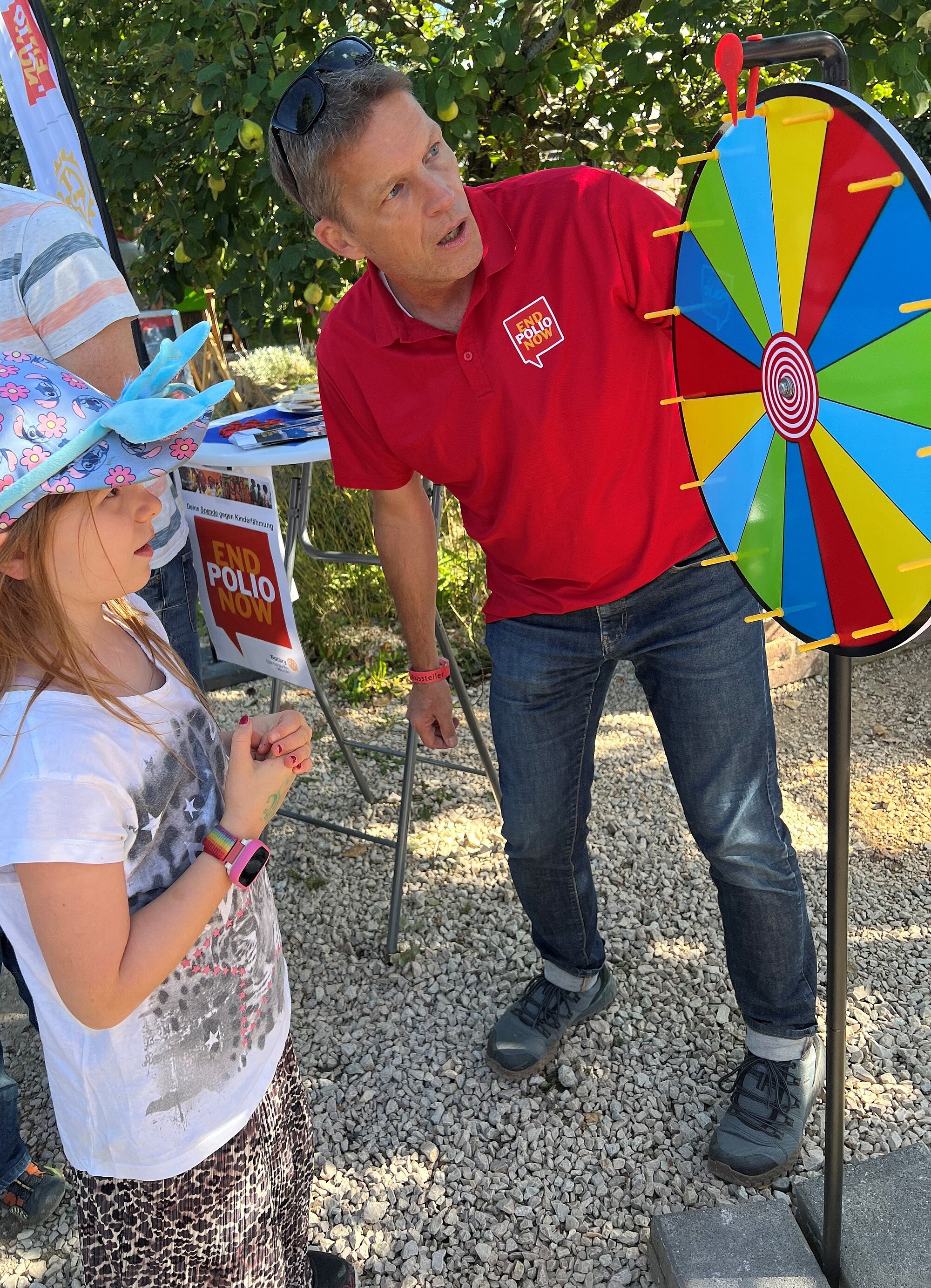 Auch viele Kinder hatten ihren Spaß am rotarischen Glücksrad Auch viele Kinder hatten ihren Spaß am rotarischen Glücksrad