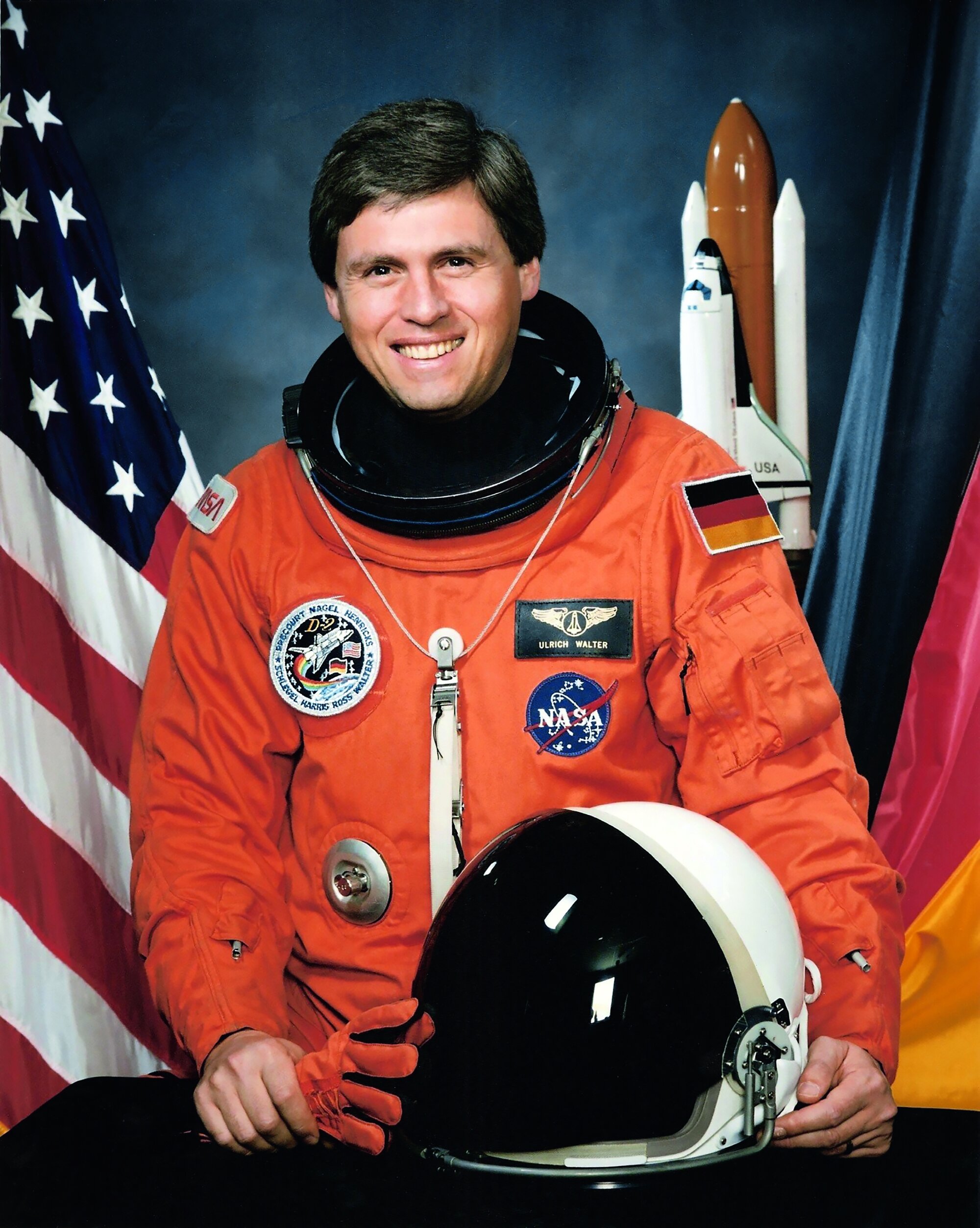 Vor dem Start: Ulrich Walter im Astronautenanzug