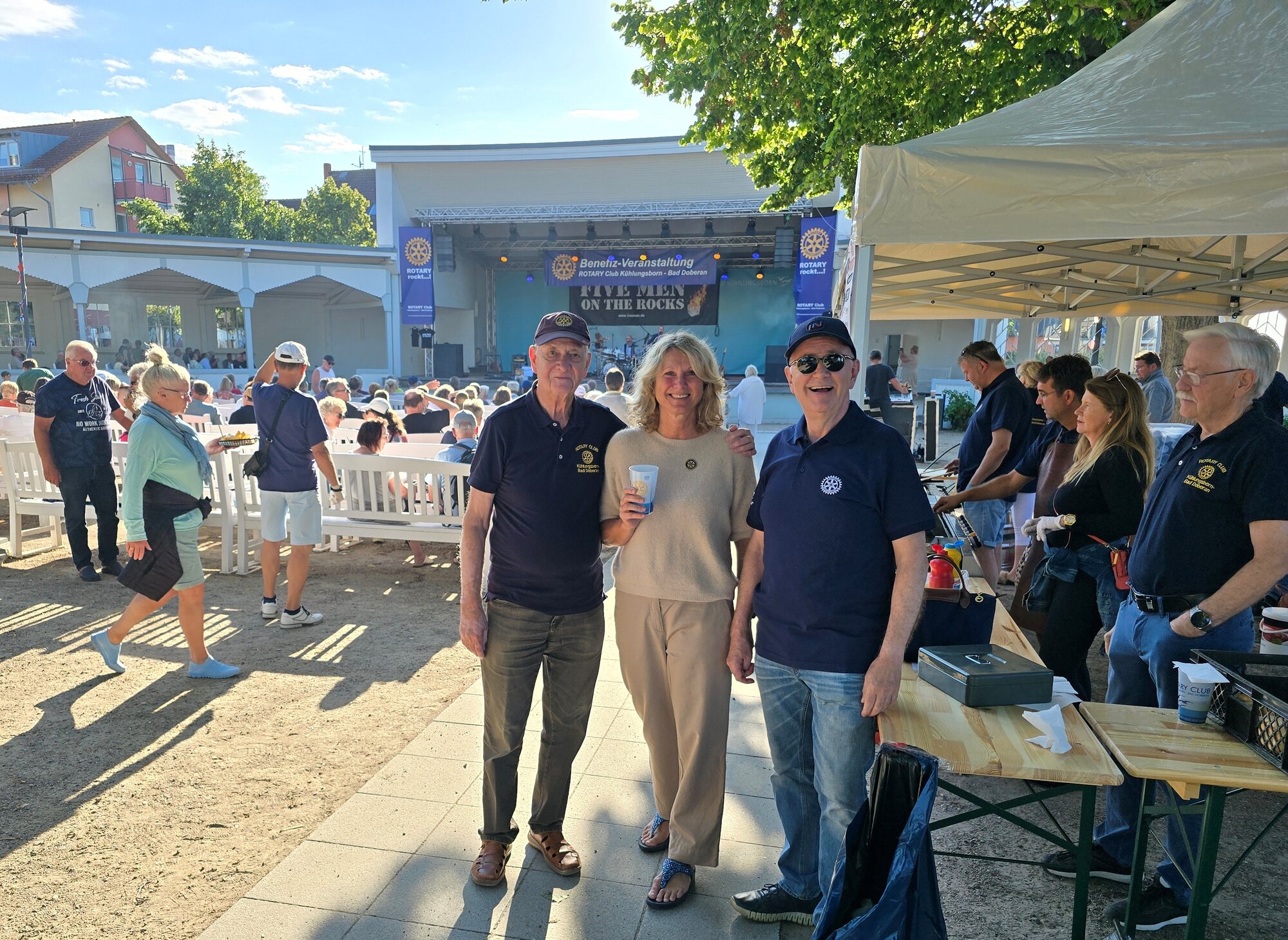 Die Sonne lockte viele Besucher in den Konzertgarten Die Sonne lockte viele Besucher in den Konzertgarten