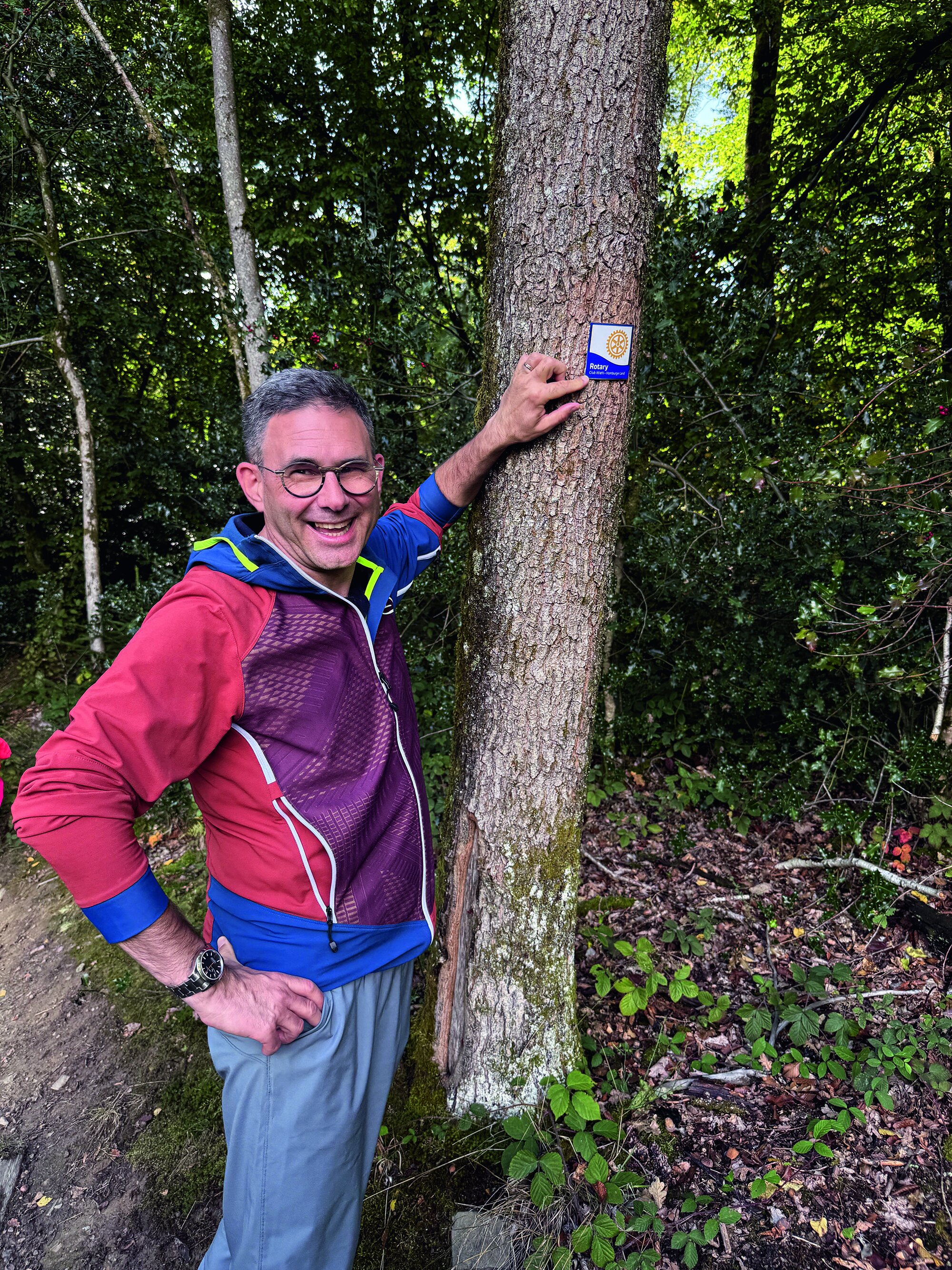 Governor Volker Klassen auf dem Rotary-Wanderweg im Bergischen Land