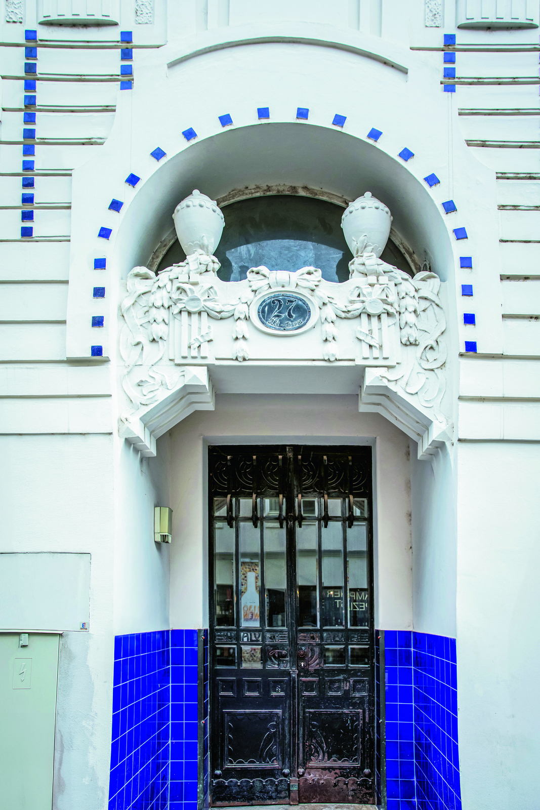 2025, wien, türen, altgasse 27, styria, kacheln