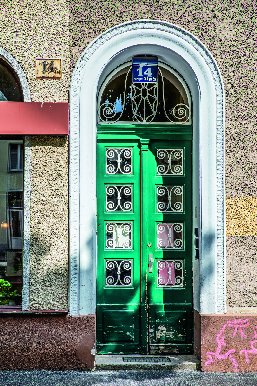 2025, türen, wien, gabriele Hasmann, Barbara Vavro Gruber, hauseingang, fotos