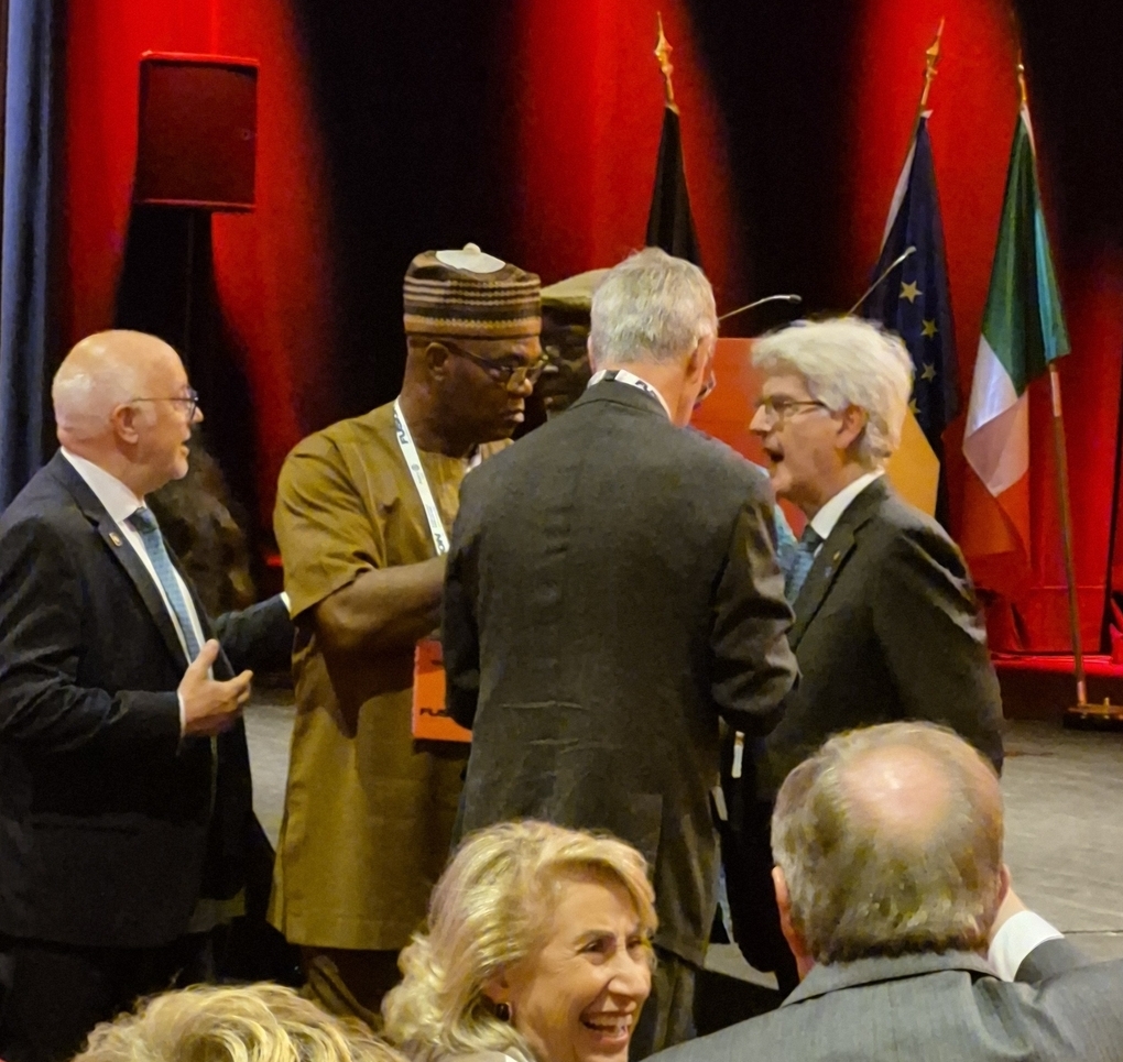 2025, ri,summit, brüssel, babalola, arezzo