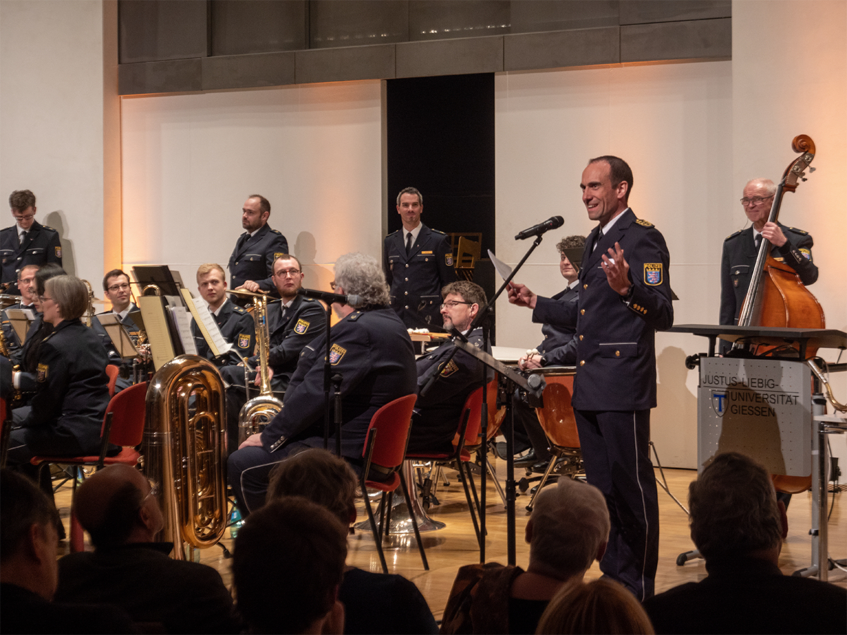 2025, gießen, benefiz, nationalsozialismus, regina, torsten krückemeier, landespolizeiorchester