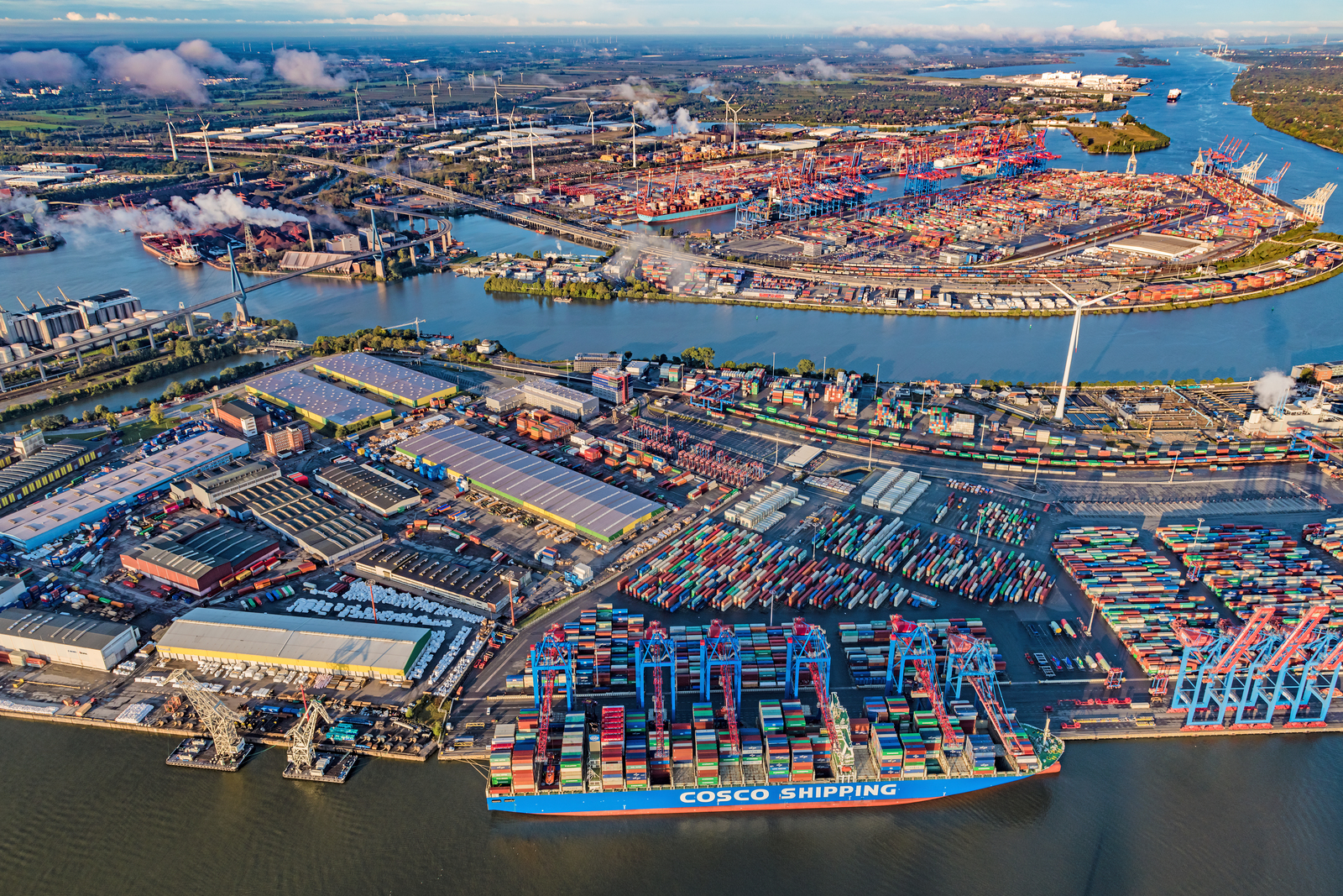 Blick auf einen Teil des Hamburger Hafens