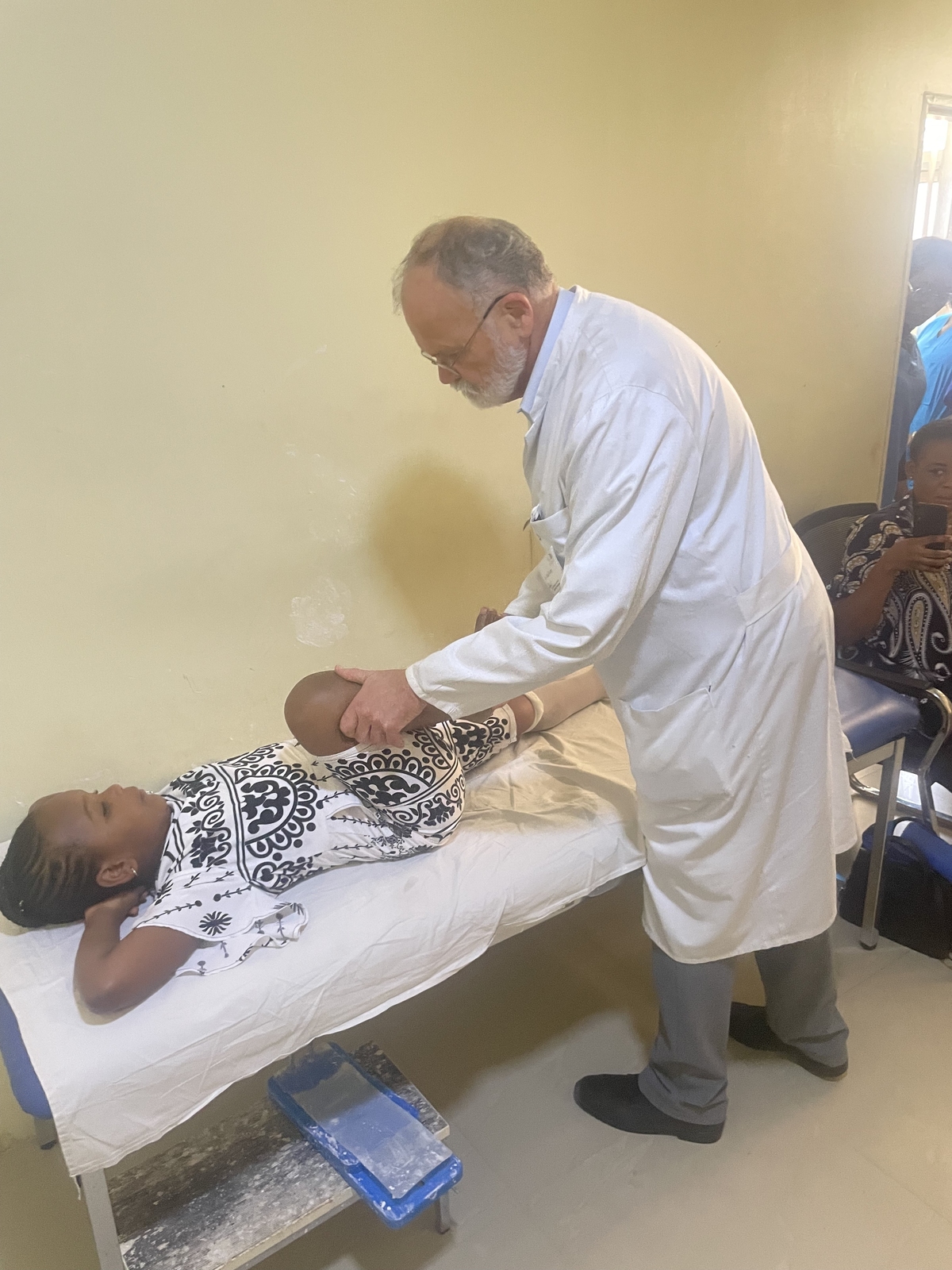 2025, axel ruetz, abuja, nigeria, orthopädie