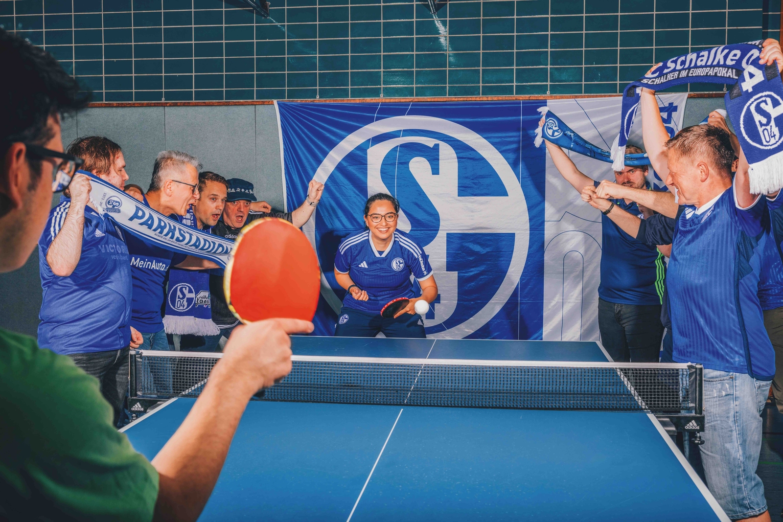 2025, zurück im spiel, titelthema