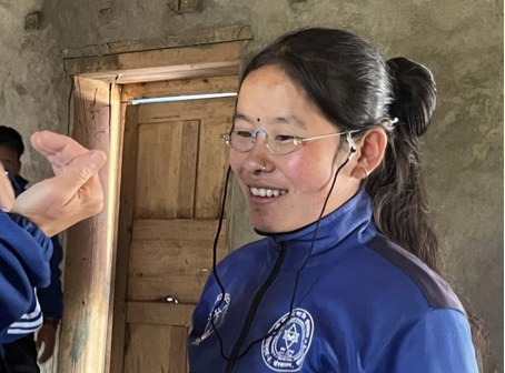 Behandlung im Kidseye-Camp in Nepal