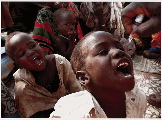 Jean-Marc-Giboux-Ausstellung, polio, Bild 10, Schluckimpfung im Tschad