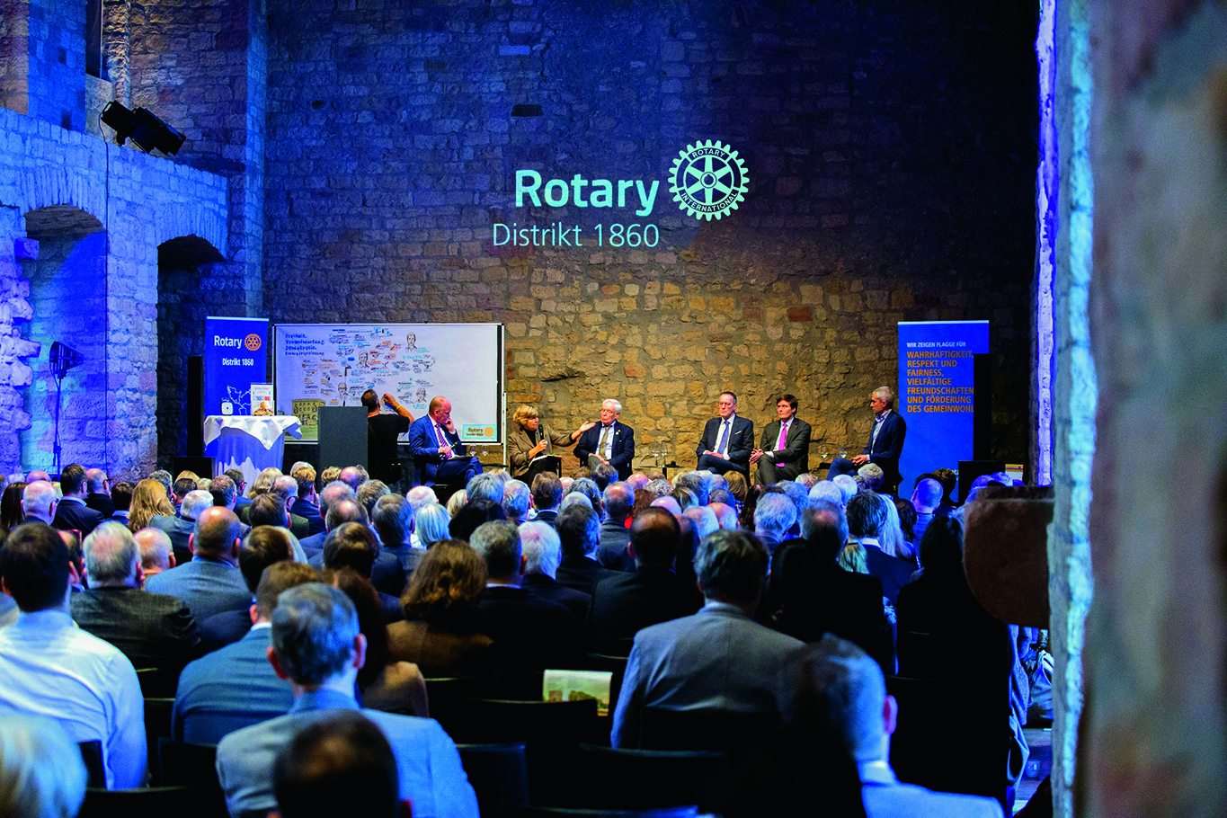 300 Gäste kamen ins Hambacher Schloss