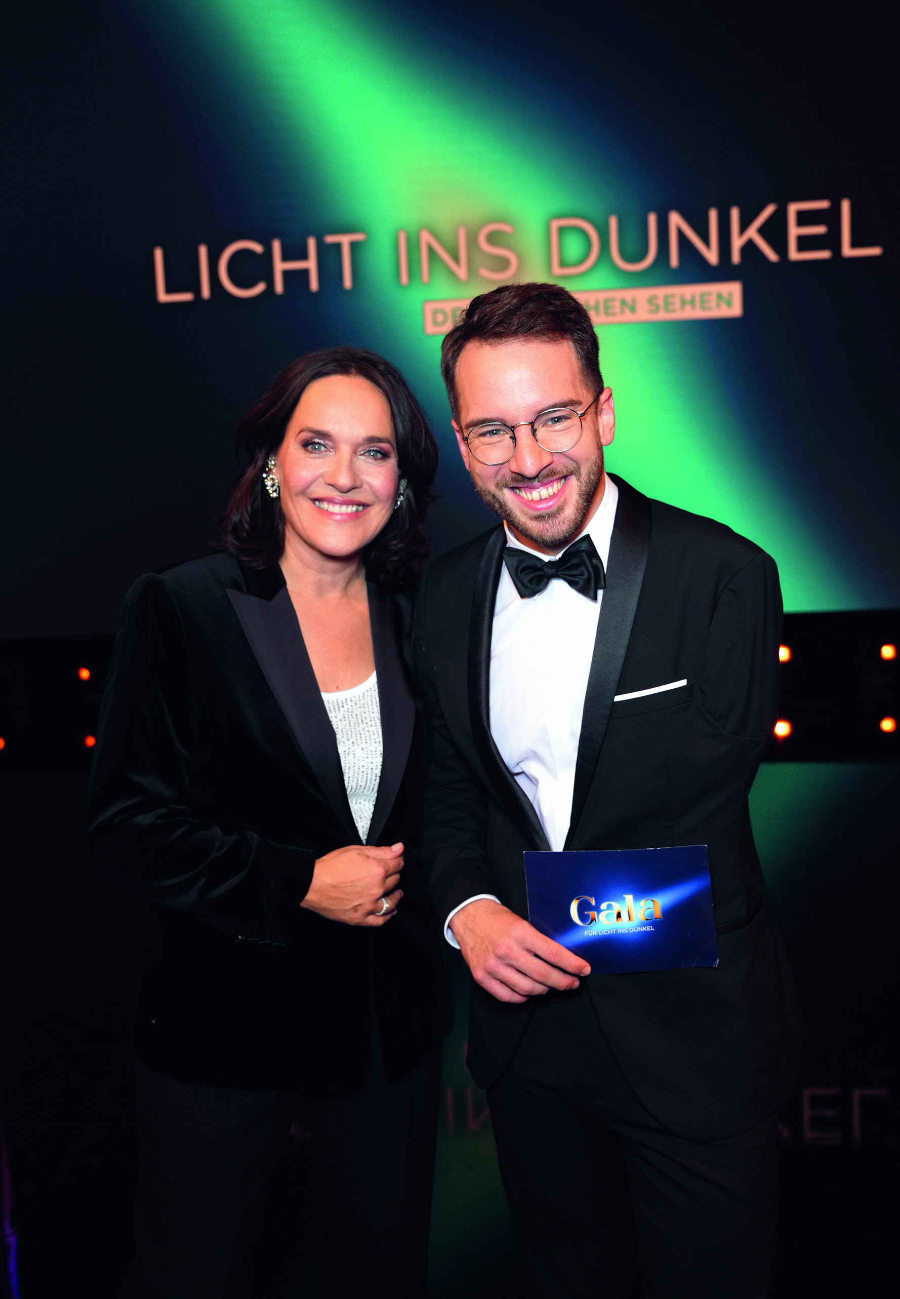 Bei der alljährlichen Gala für „Licht ins Dunkel“ engagieren sich Prominente für gute Zwecke und begehen einen festlichen Abend im großen Studio des ORF 