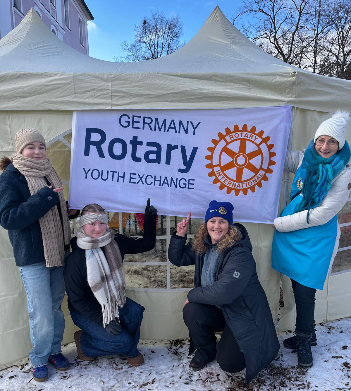 Unterstützten die Rotarier bei der Organisatoren – vier eis- und winterfeste Rotexerinnen.