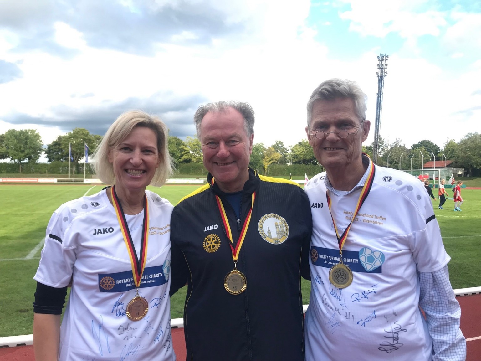Niebler, Frank Meik und Holger Knaack gingen bei der letzten Rotary Fußball Charity als Sieger vom Platz 