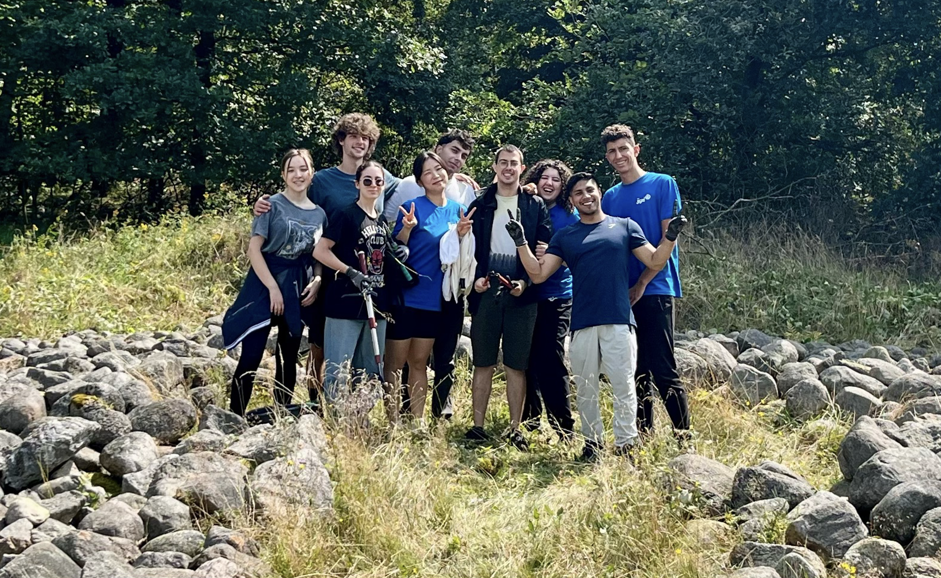 Fanden bei dem Projekt zusammen: die Jugendlichen des Kunst-Workcamps am Springhornhof Fanden bei dem Projekt zusammen: die Jugendlichen des Kunst-Workcamps am Springhornhof