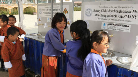 Sauberes Wasser für Grundschüler im Himalaya