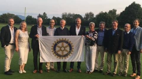 Mit "tollem" Schwung für eine gute Sache – Das Rotary Benefiz-Golfturnier