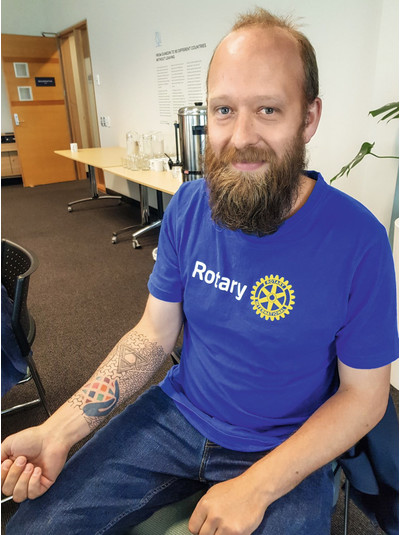 Hingucker - Tattoo mit Rotary-Geschichte