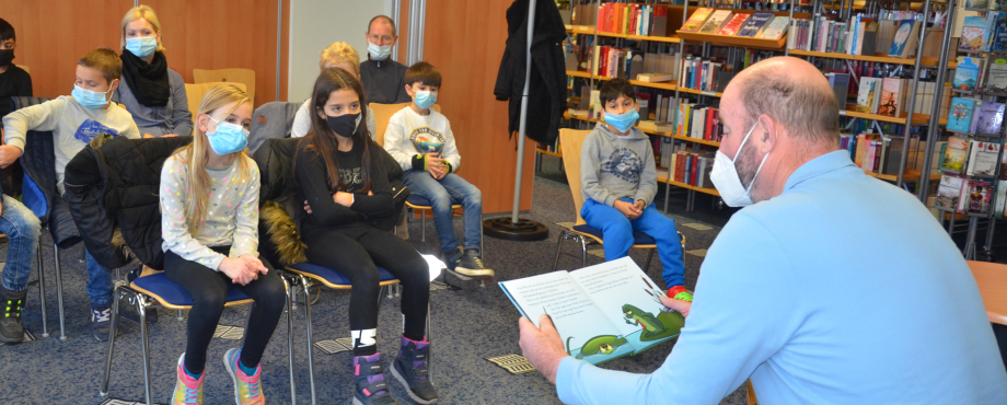Lust auf Lesen - Rotarier beim Vorlesetag in Bernburg