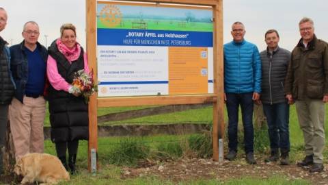 Rotary Club Bad Driburg mit Zeichen für Naturschutz und Biodiversität 