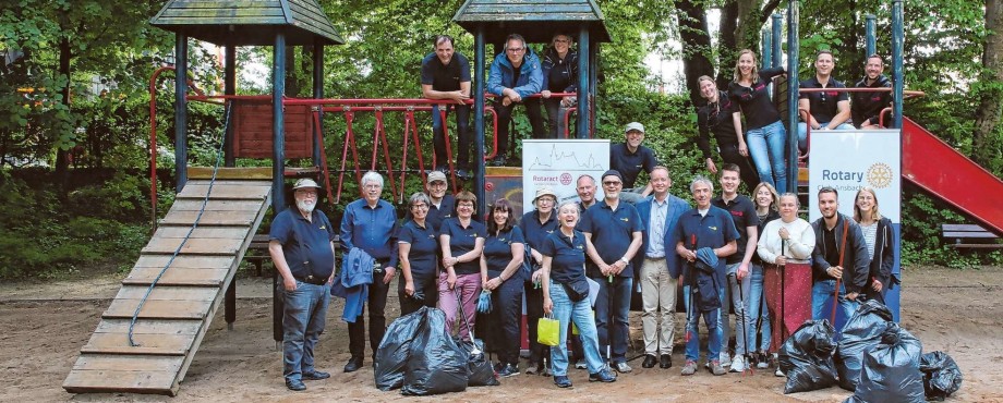 Action Day - Ansbacher Rotarier machen auf Müllproblem aufmerksam