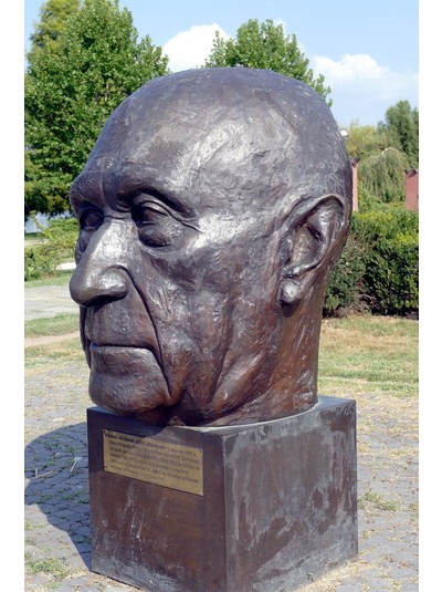 Titelthema - Adenauer, der Rosengärtner