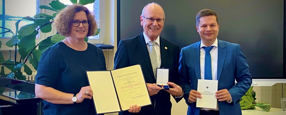 Distrikt - Bundesverdienstkreuz an Freund Hans Günter Zeger verliehen