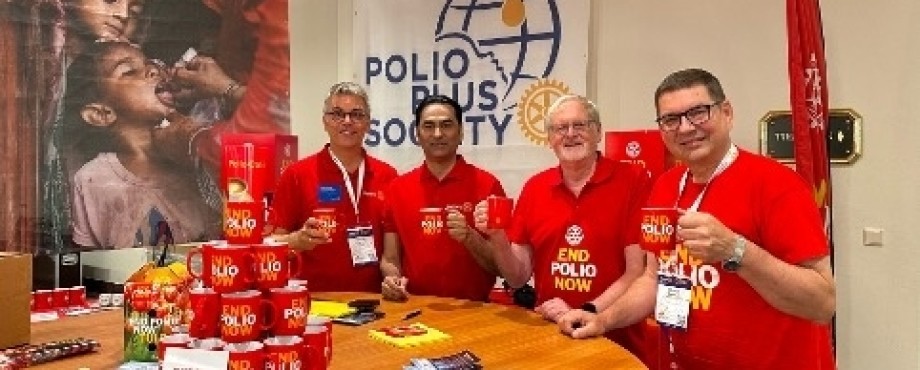 Polio-Café mit internationalen Gästen